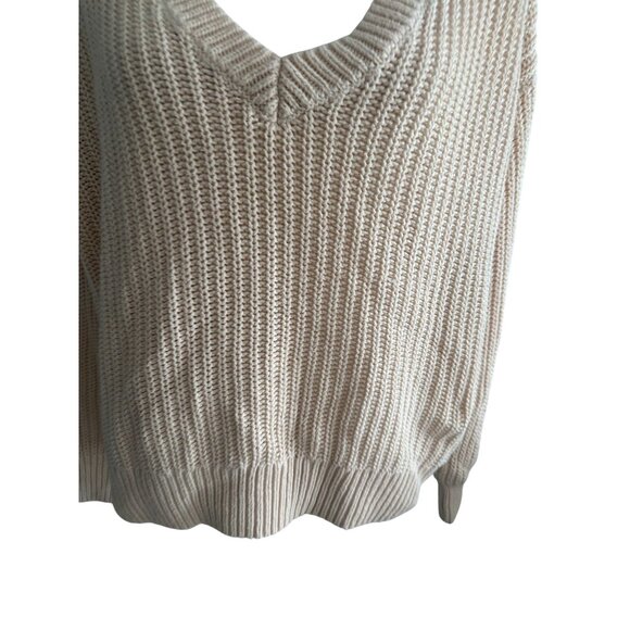VS PINk Cream Cable Knit V Neck Sweater Size Small - Picture 4 of 6